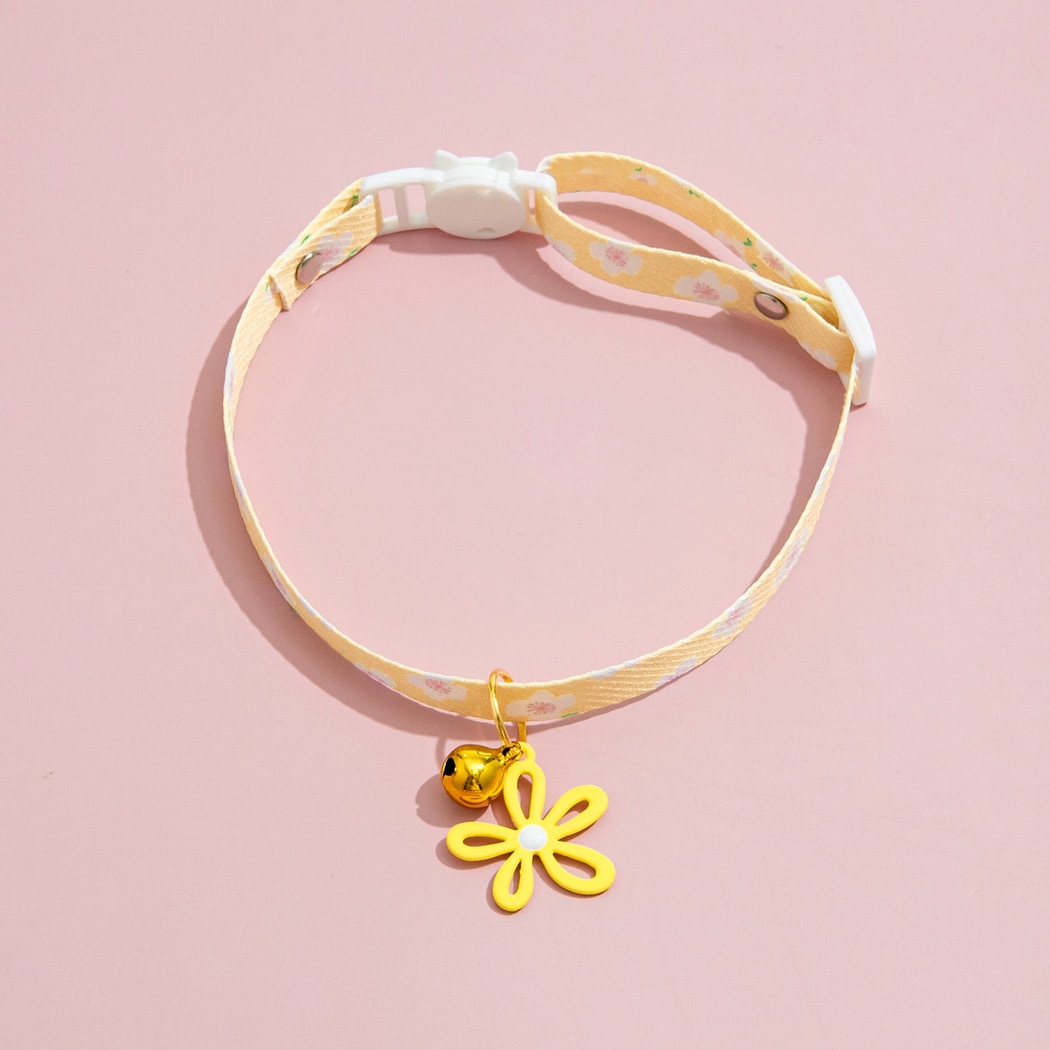 Mokka - Flower Cutout Bell Princess Style Cat Collar