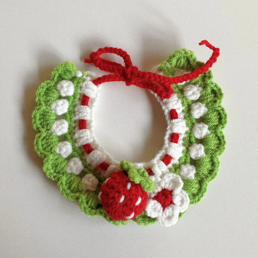 Mokka - Flower & Carrot Crochet Cat Collar