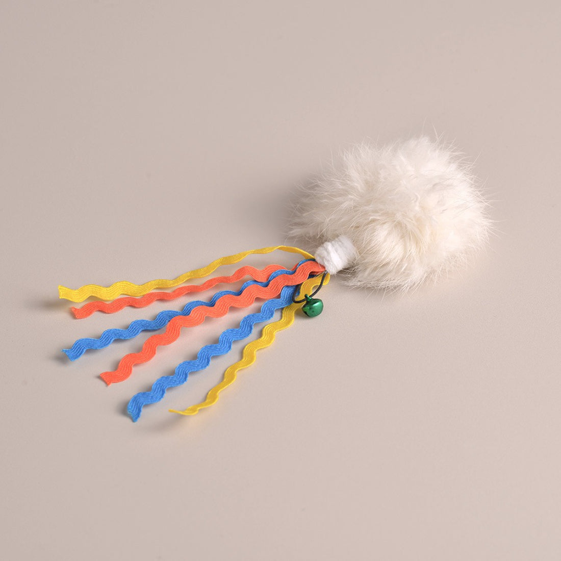 Moo - Fluffy Pom Pom Plush Cat Toy