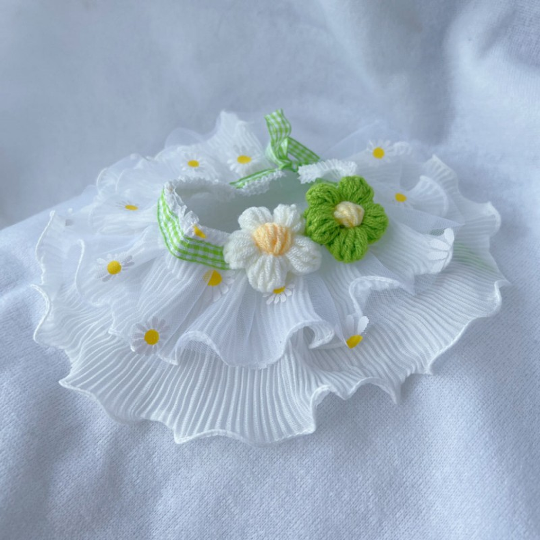 Green daisy-print ruffled pet neckwear with white and green flower appliqués