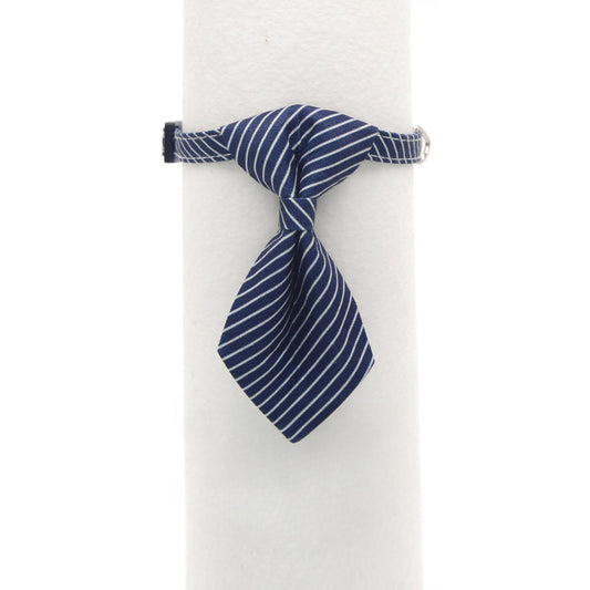 Close-up of Mokka Smart Tie Breakaway Collar showing the tie design and secure clasp