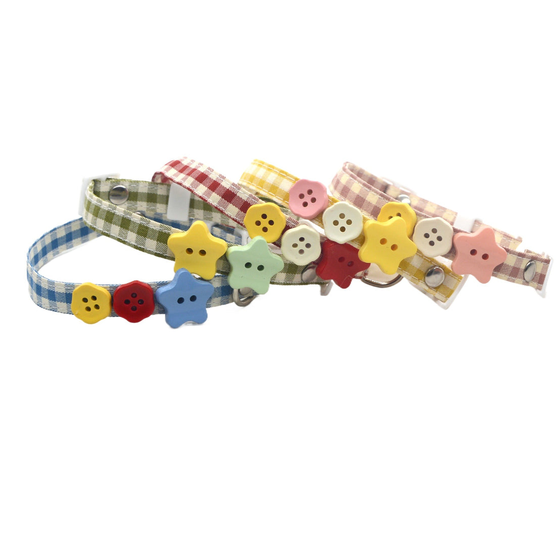 Close-up of Mokka button charm on a pink breakaway cat collar