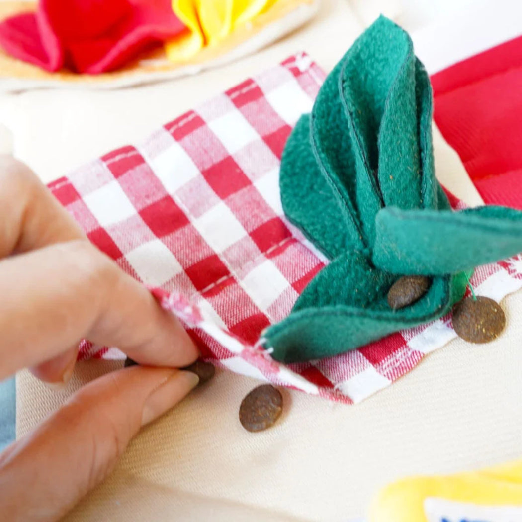 Snuffy – Soft Picnic Basket Treat Dispensing Toy