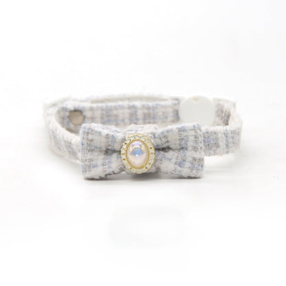 Side view of Mokka cat collar highlighting bead bow detail