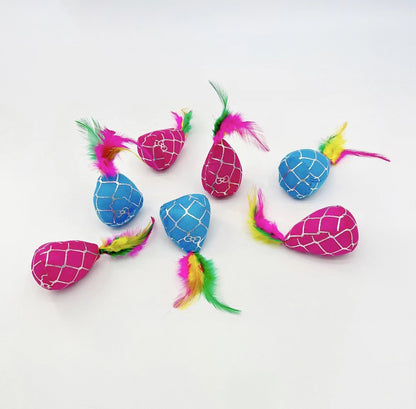 Moo – Feathered Cat Toy