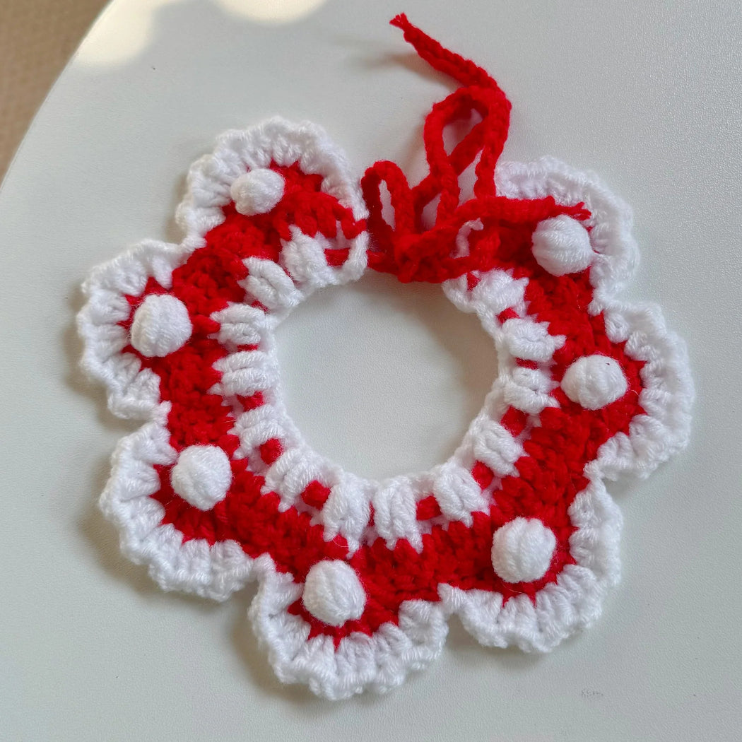 Mokka - Christmas Scalloped Crochet Cat Collar