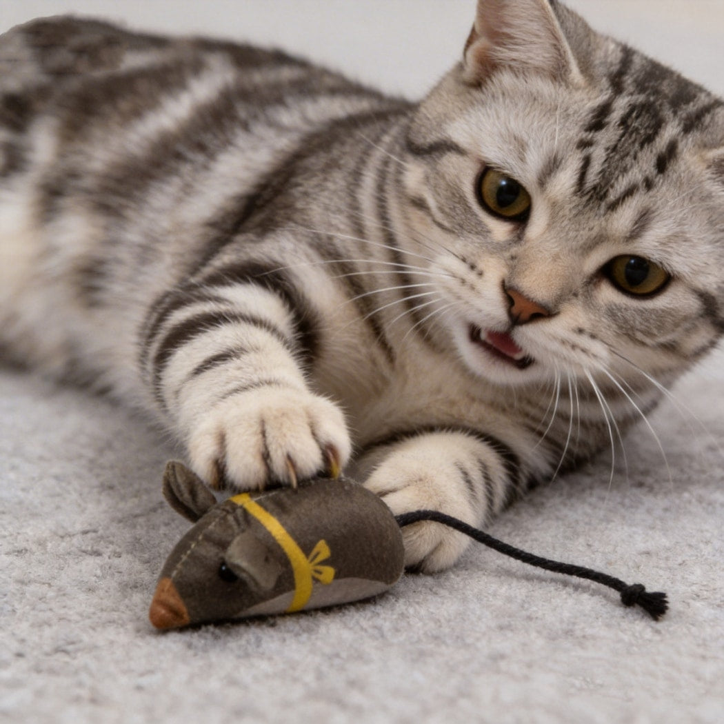 Moo - Plush Mouse Form Toy for Everyday Cat Play
