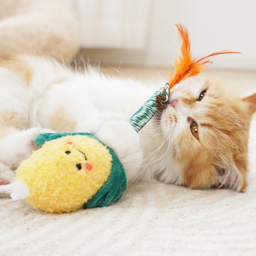 Moo – Plush Vegetable Cat Teaser Wand