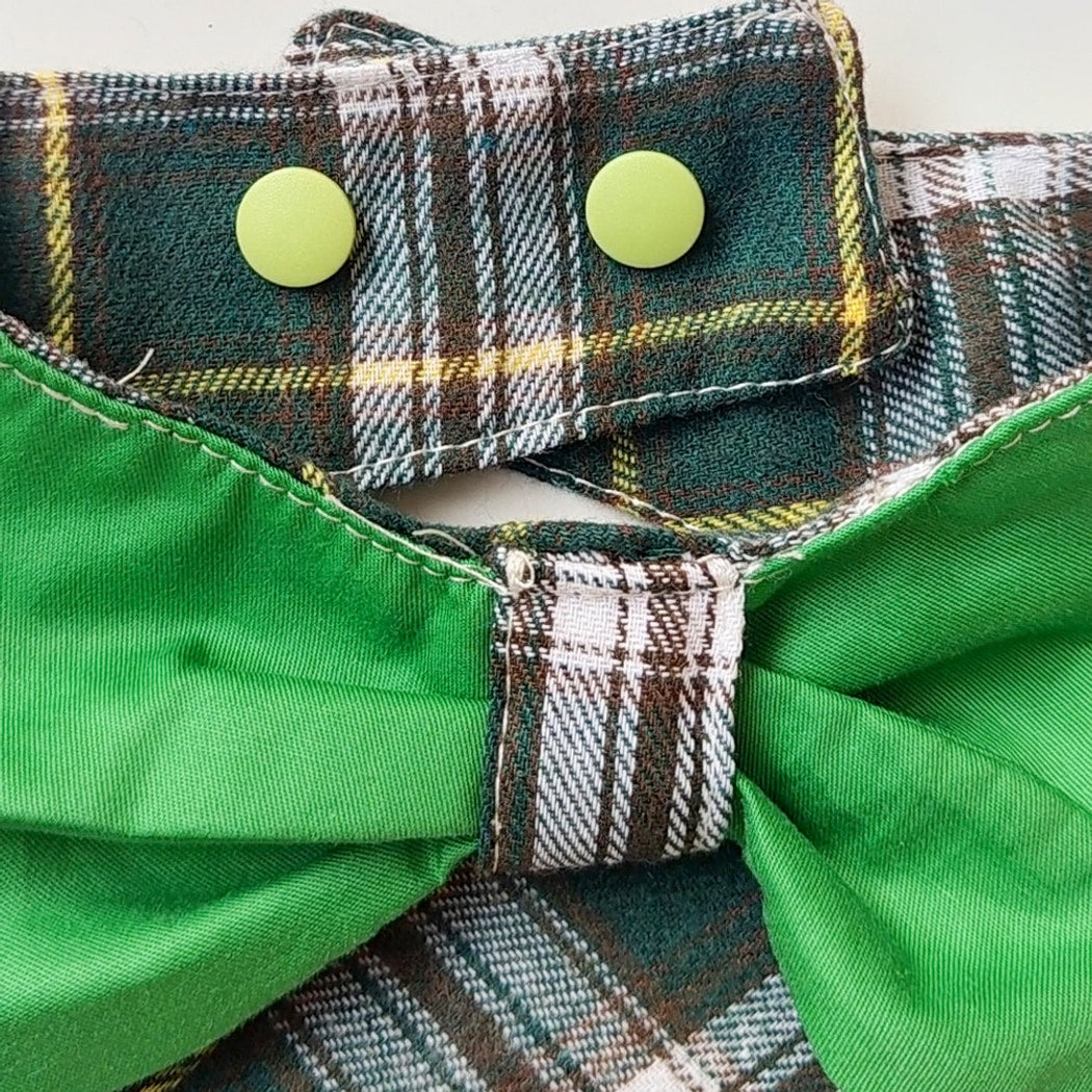 Mokka - Edgy Style Green Plaid Pet Bib