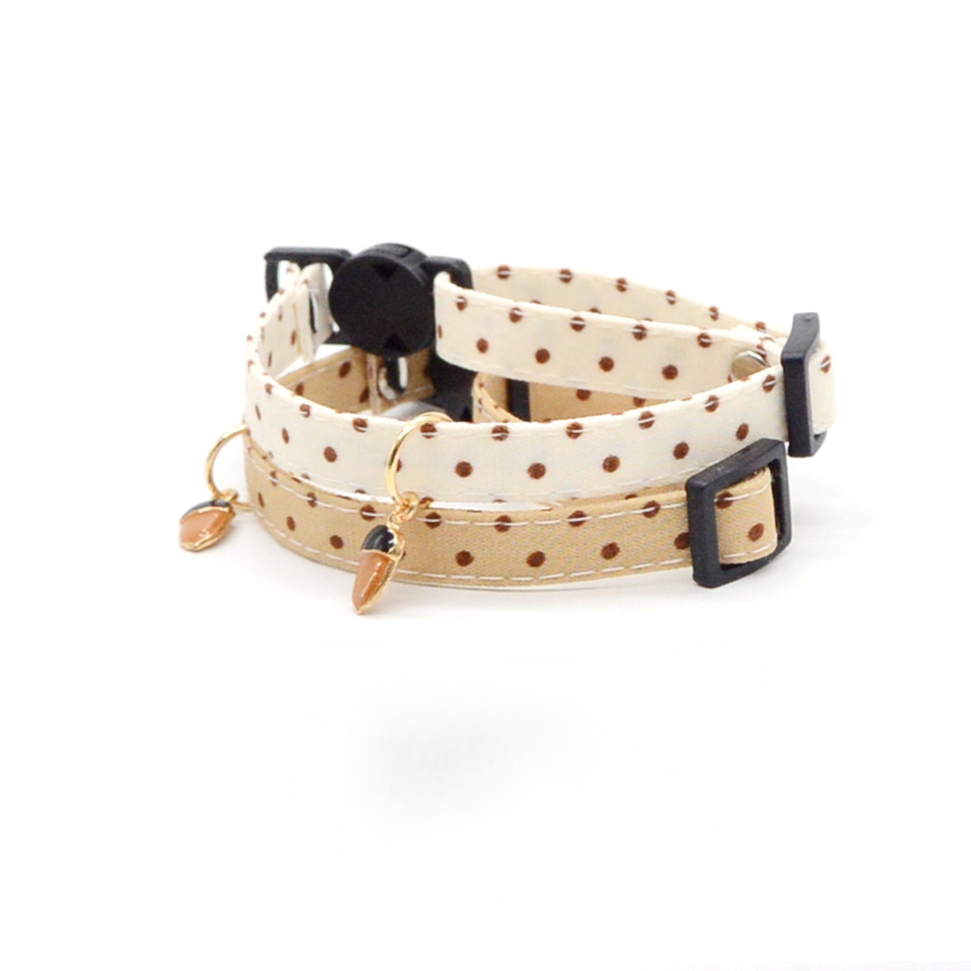 Mokka carrot charm breakaway cat collar in orange with silver buckle and charm