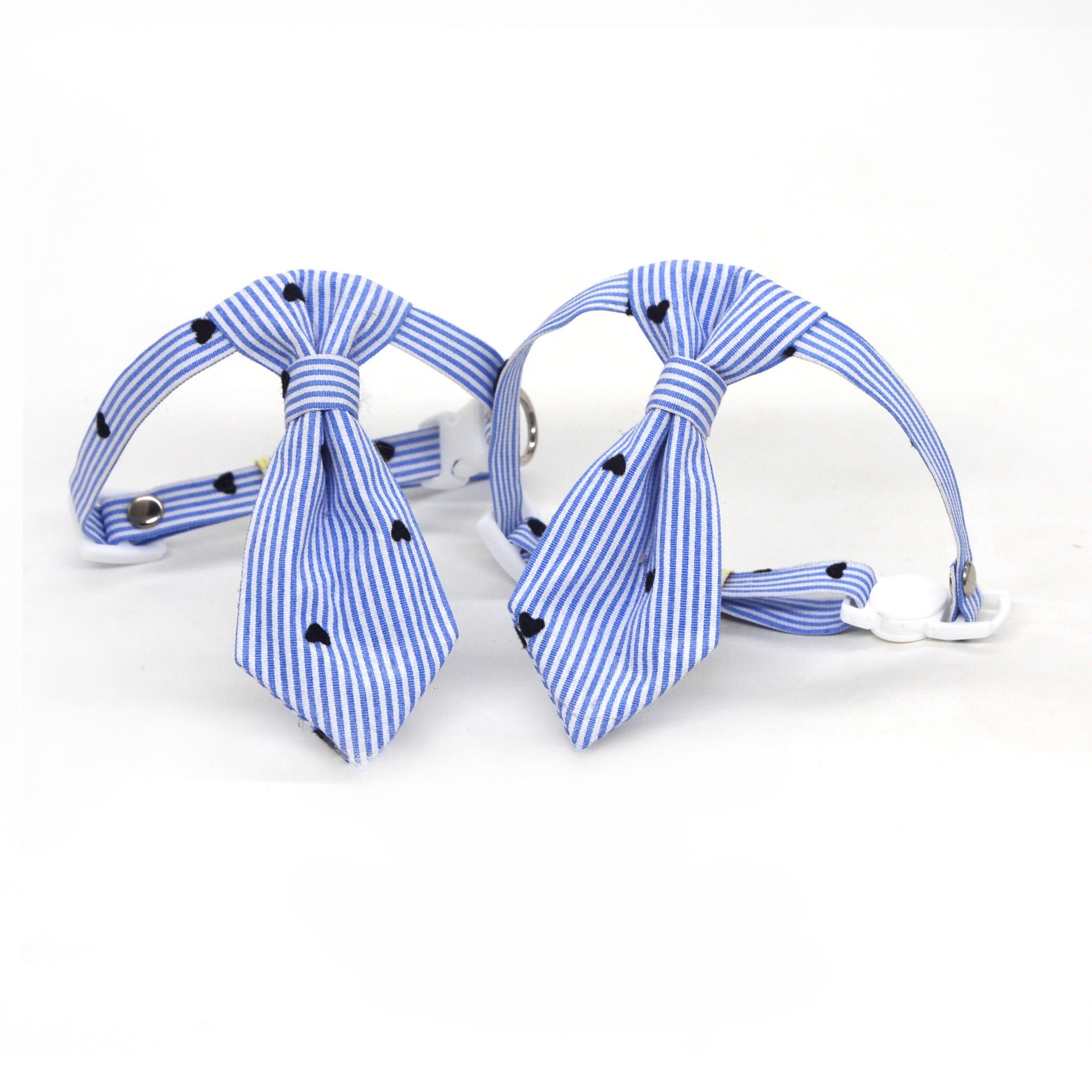 Close-up of the breakaway clasp on the Mokka striped tie cat collar