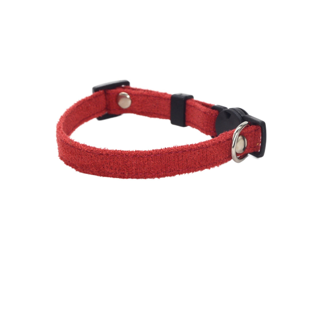 Mokka collar worn by a cat showing comfortable fit and breakaway clasp