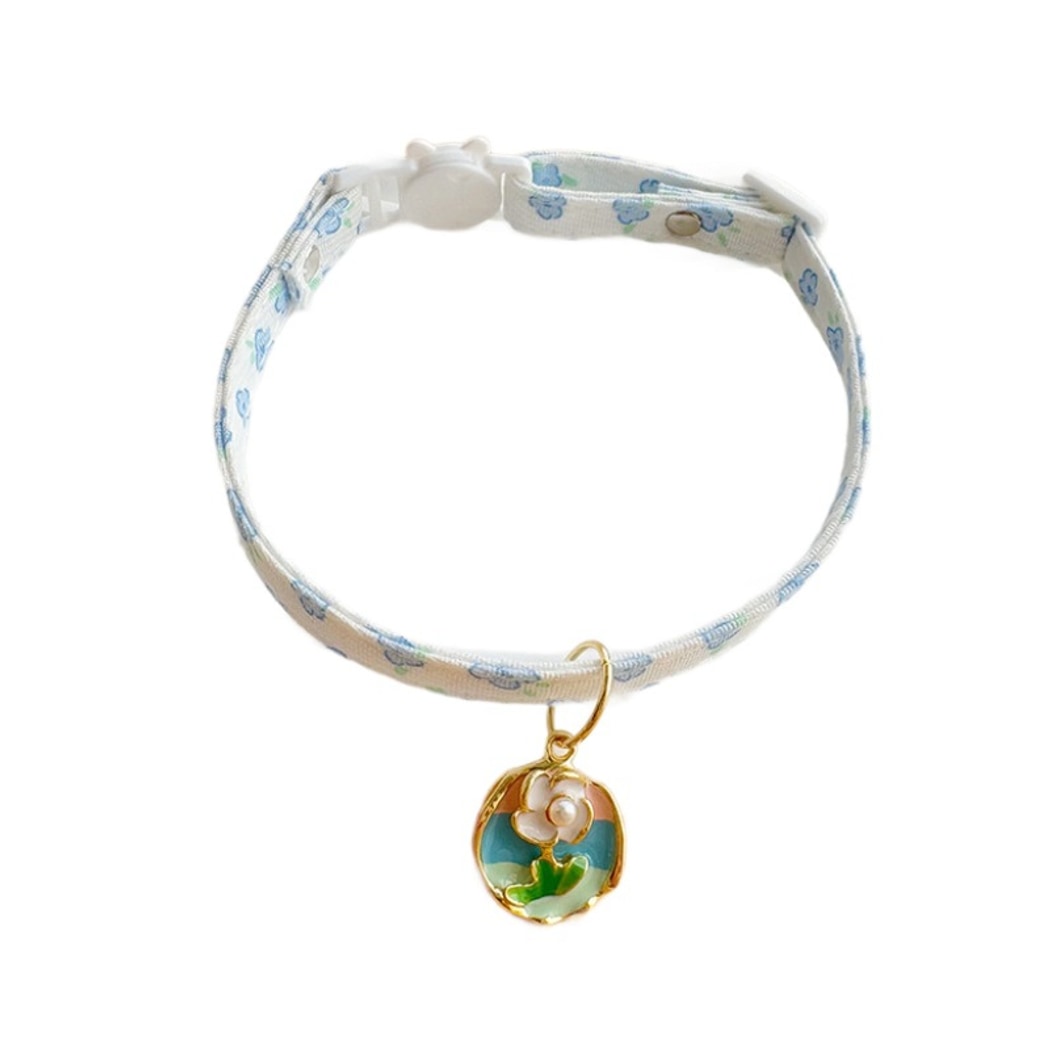 Mokka - Adjustable Floral Pendant Cat Collar