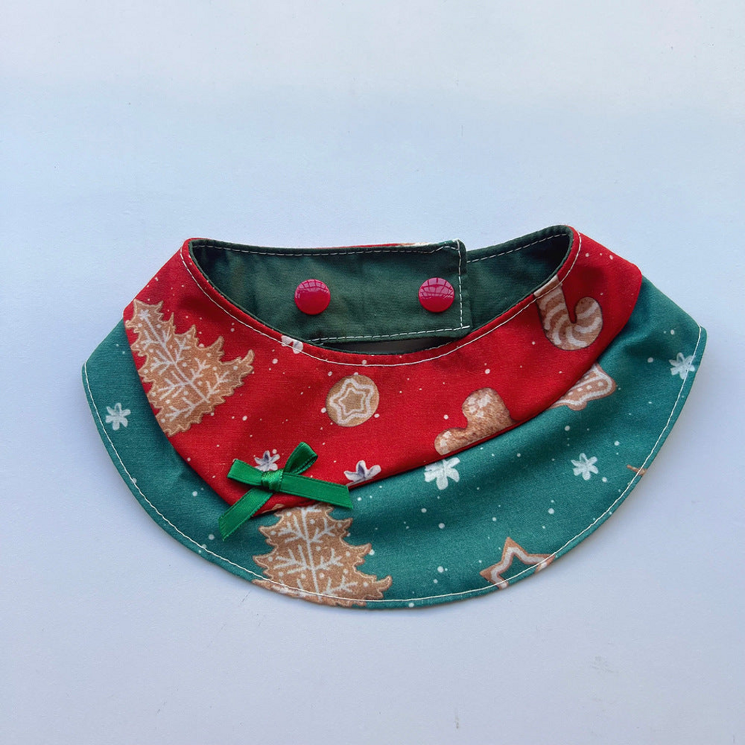 Red Bow Pet Neckwear with curved red and green panels, a green bow and visible snaps
