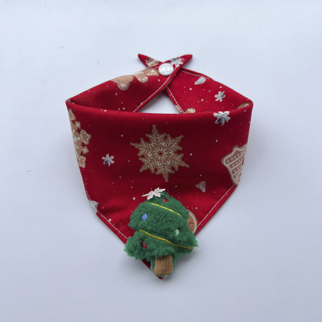 Tree pet neckwear with red patterned bandana, white snap and raised green tree charm