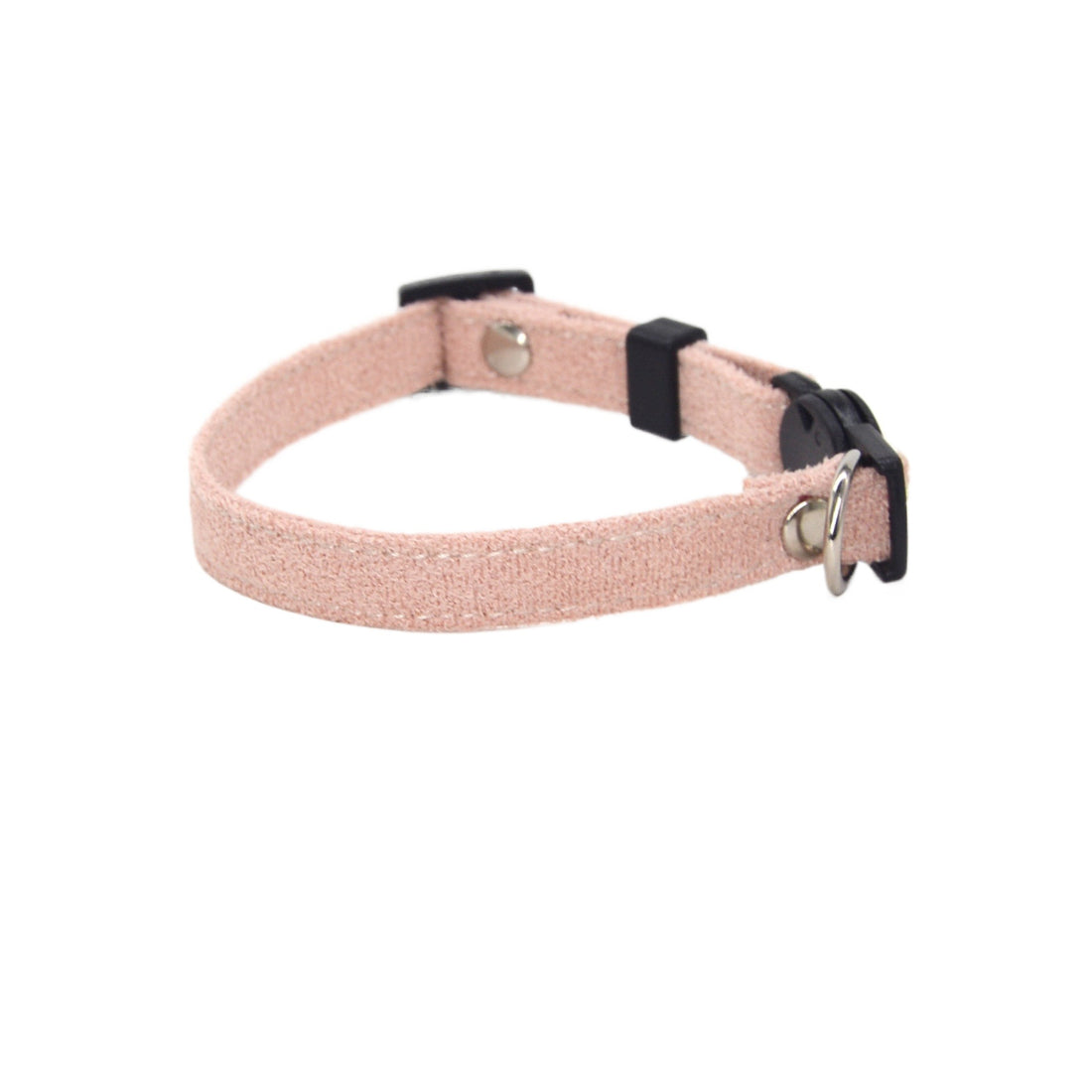 Close-up of Mokka cat collar buckle showing breakaway safety feature