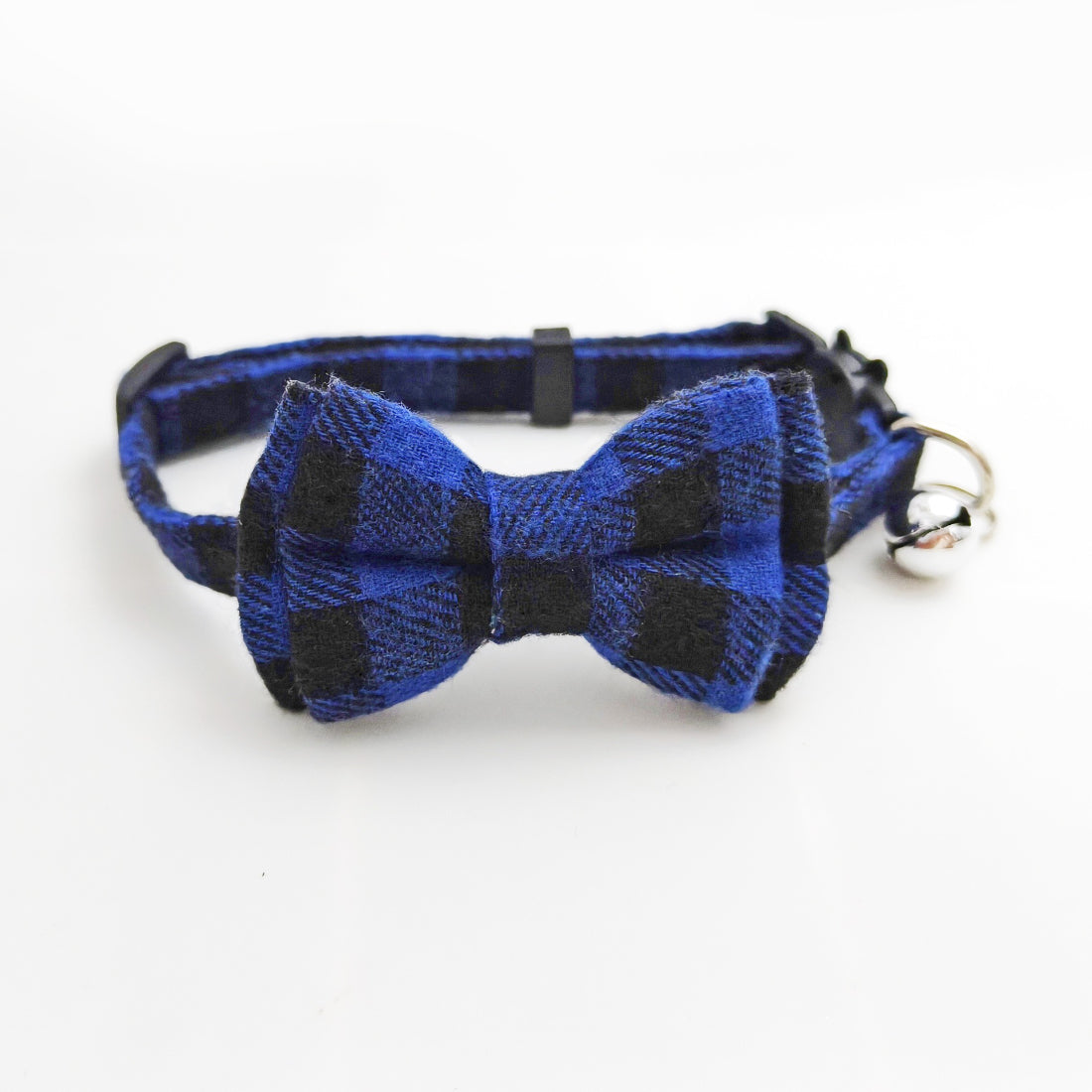 Side view of Mokka check bow tie cat collar highlighting bow and clasp