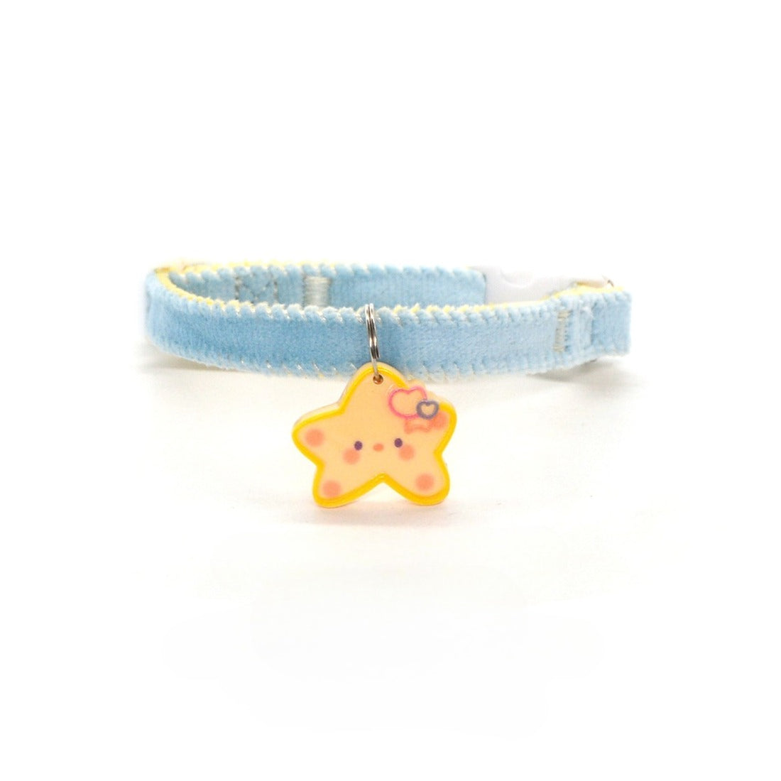 Close-up of Mokka Simple Star Charm Collar with gold star pendant on a delicate chain