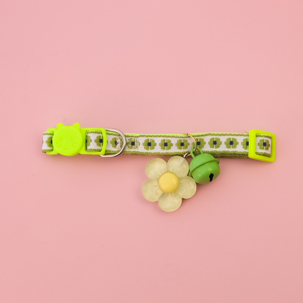 Mokka - Embroidered Flower Bell Cat Collar