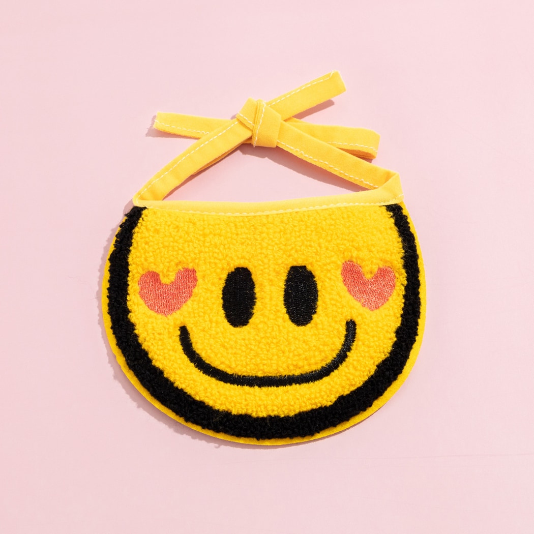 Mokka - Smiley Face Tie-On Cat Bib
