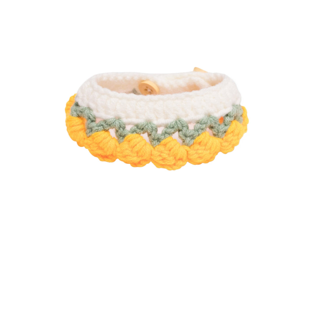 Mokka - Flower Scalloped Crochet Cat Collar