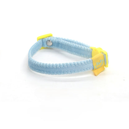 Cat wearing moka soft breakaway collar with visible buckle and ring