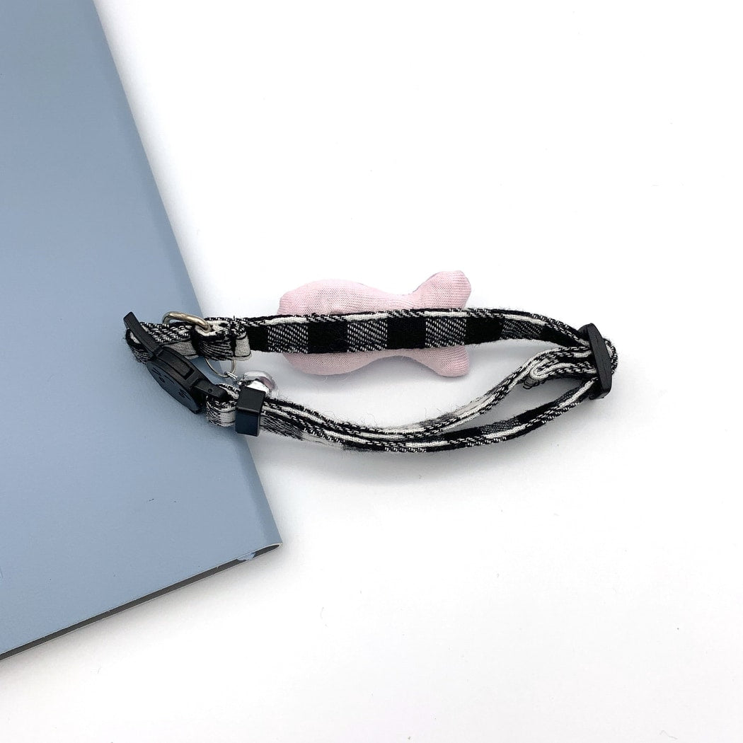 Mokka - Plush Fish Decorative Cat Collar