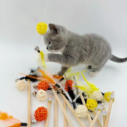 Moo - Feather Rattan Ball Cat Wand
