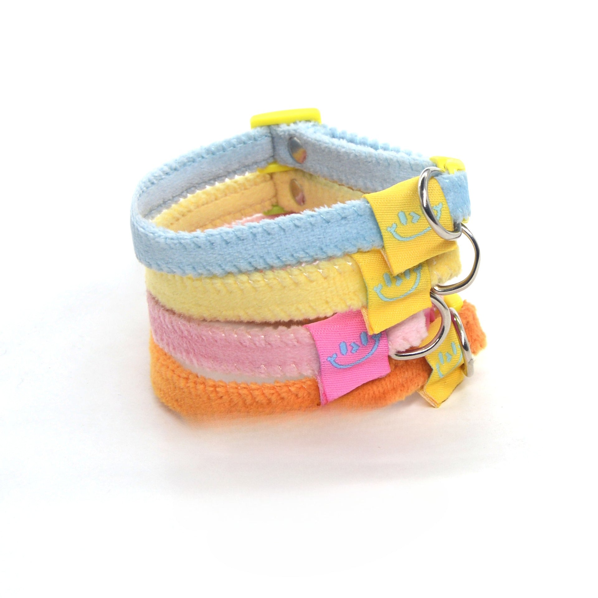 Soft breakaway cat collar in moka brown with adjustable strap and plastic buckle