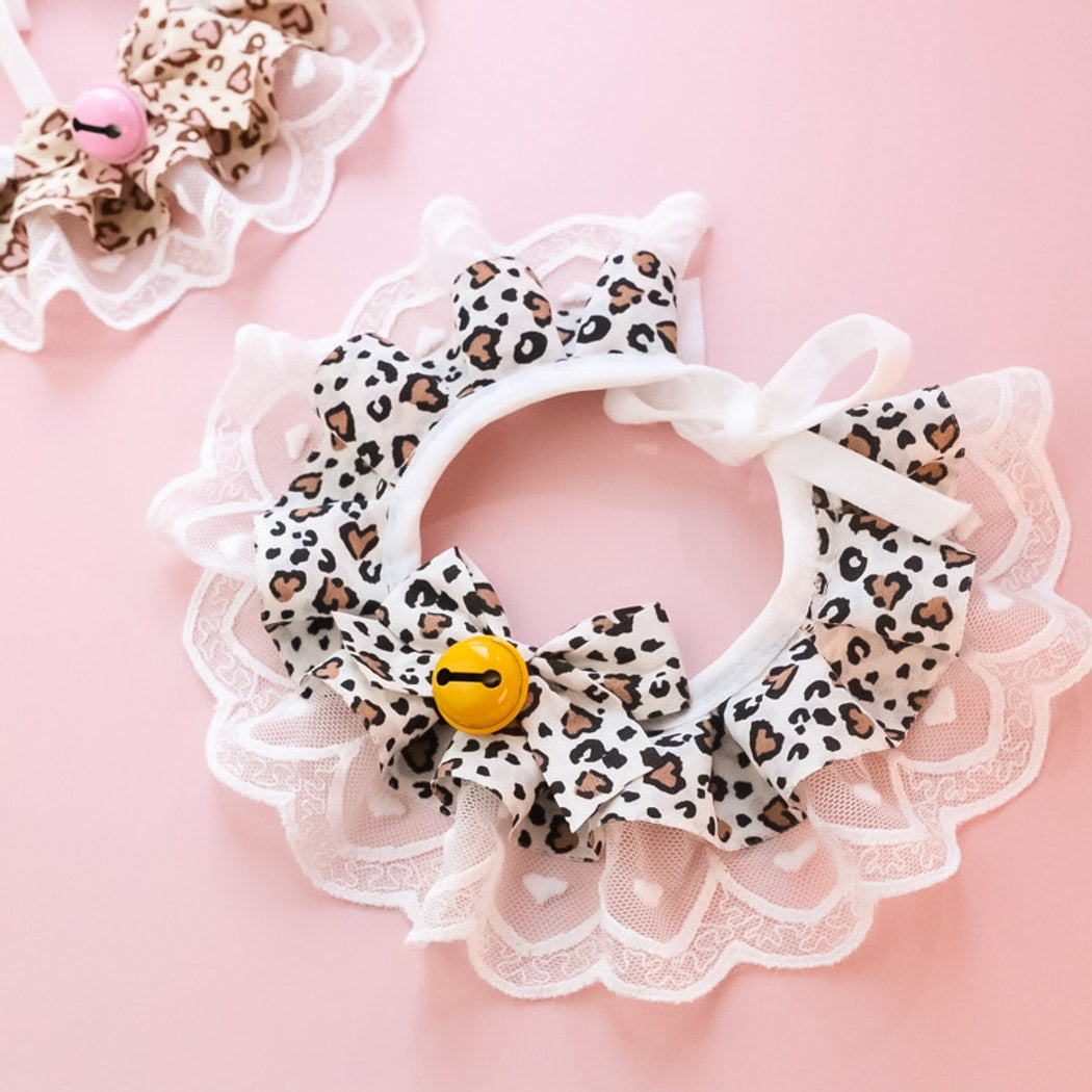 Mokka - Lace Ruffle Bow Bell Decorative Cat Collar