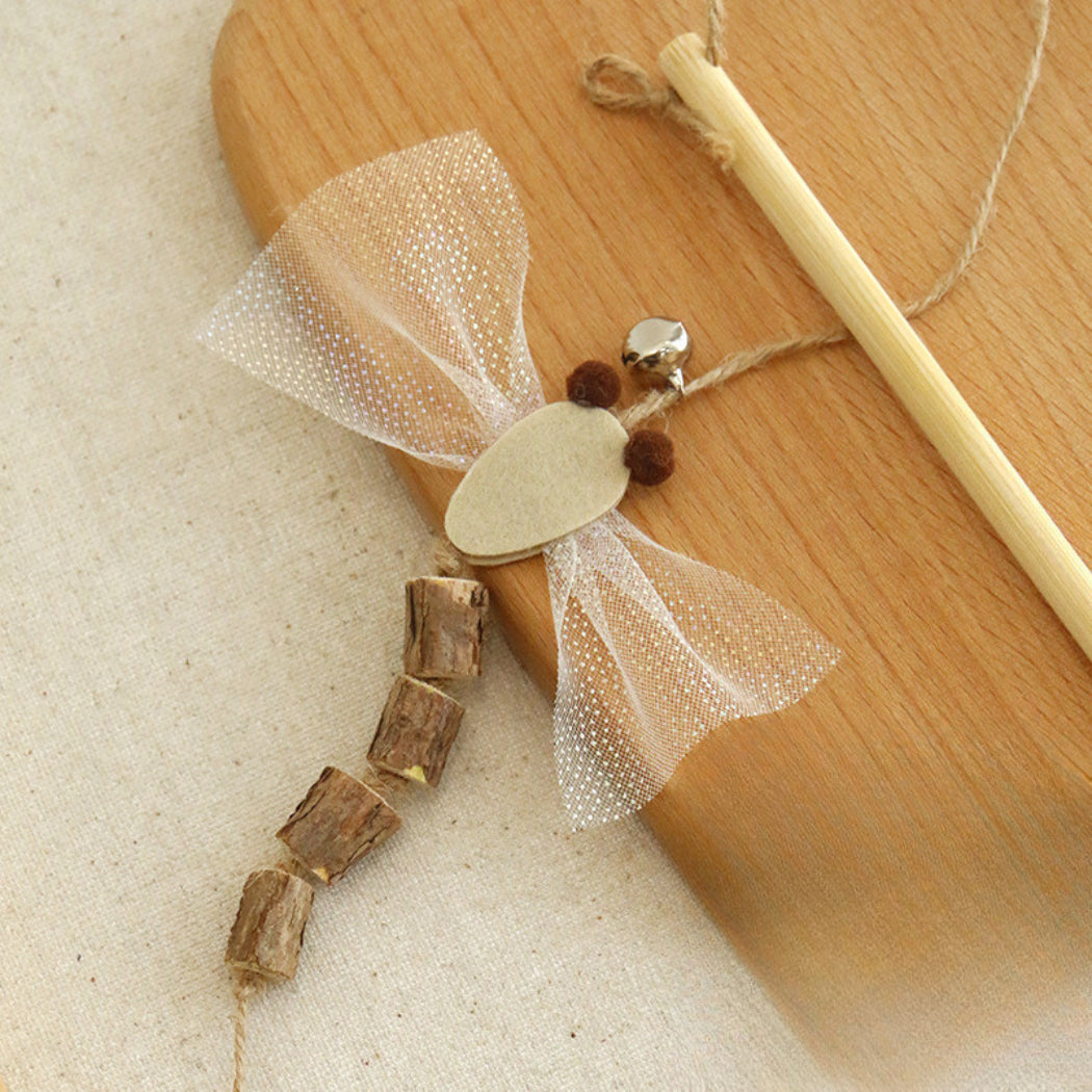 Moo - Insect-Inspired Wand Cat Toy