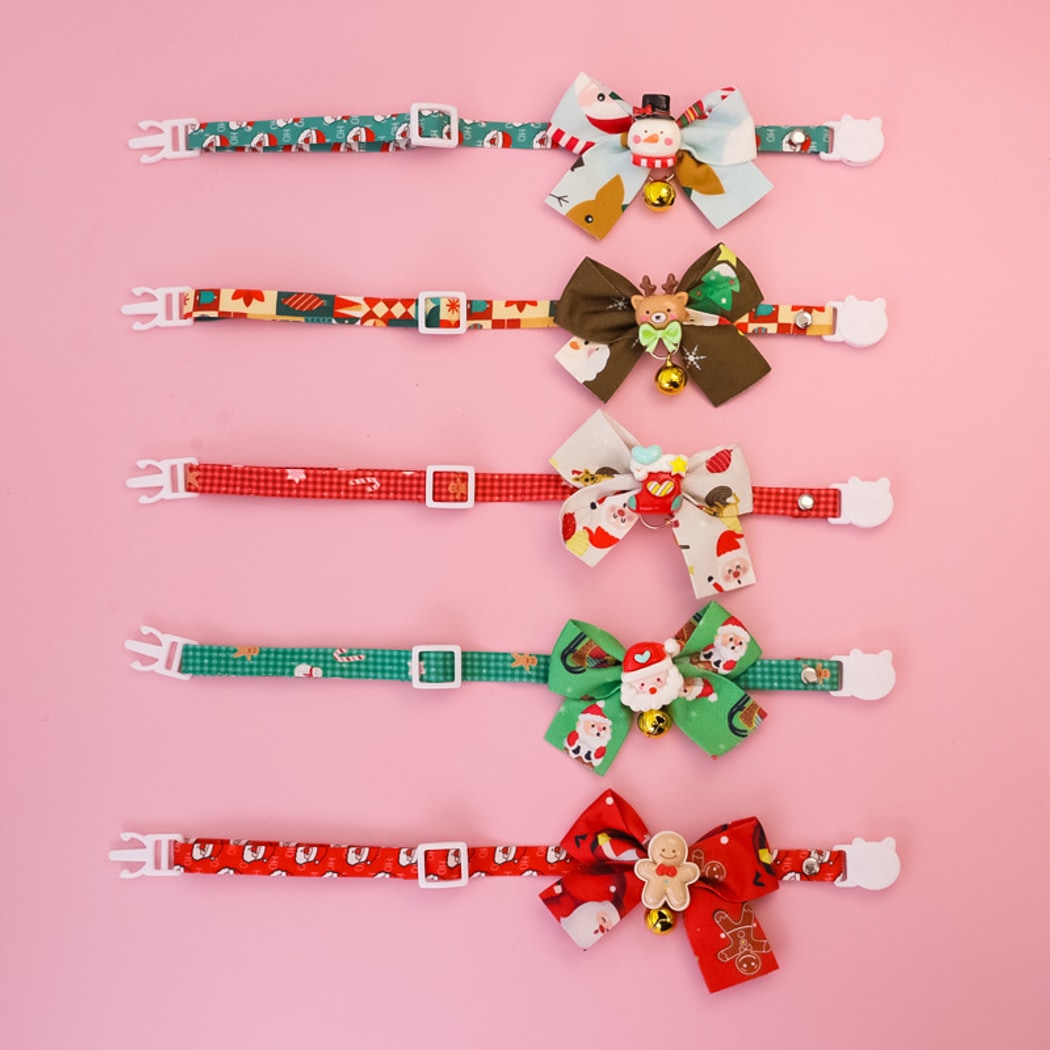 Christmoo - Holiday Cartoon Bow Bell Pet Collar