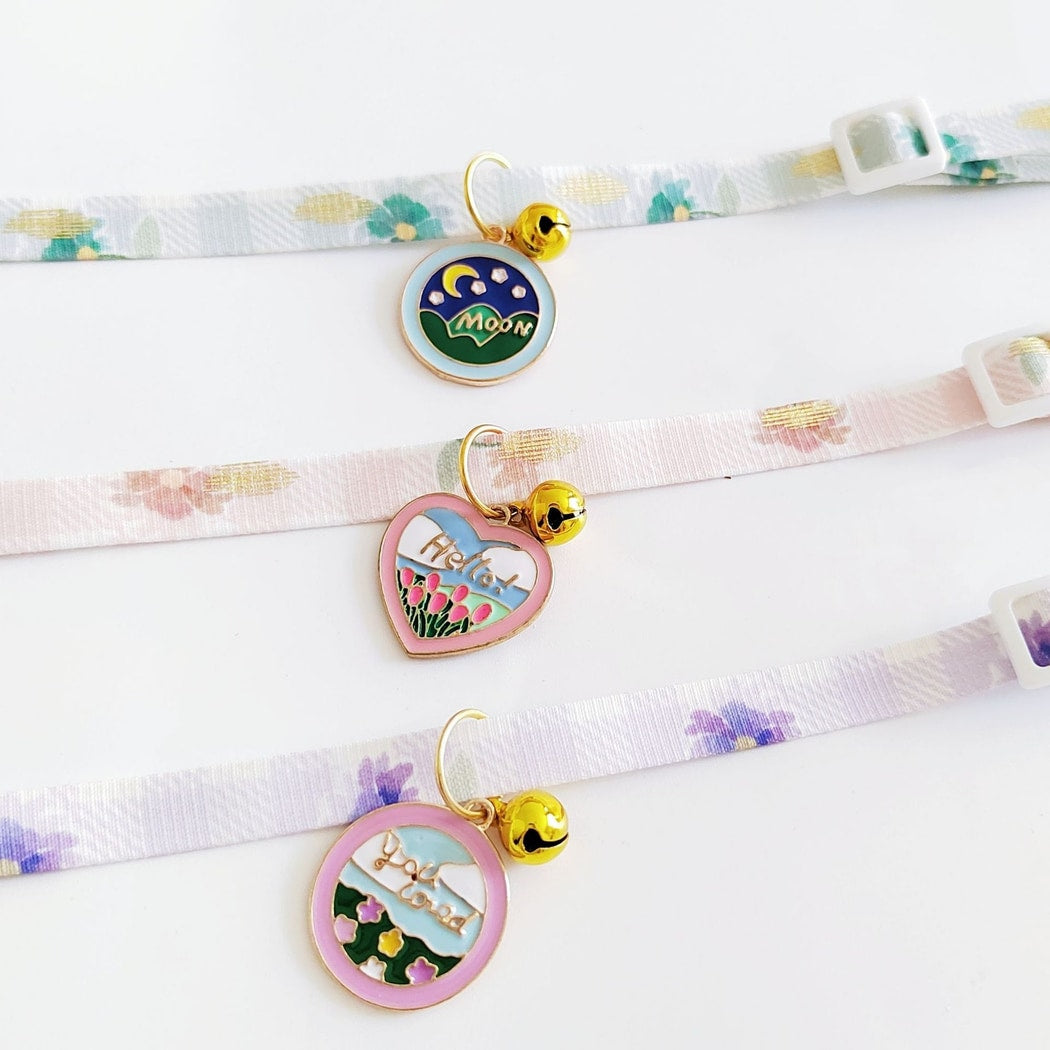 Mokka - Floral Bell Pendant Adjustable Cat Collar