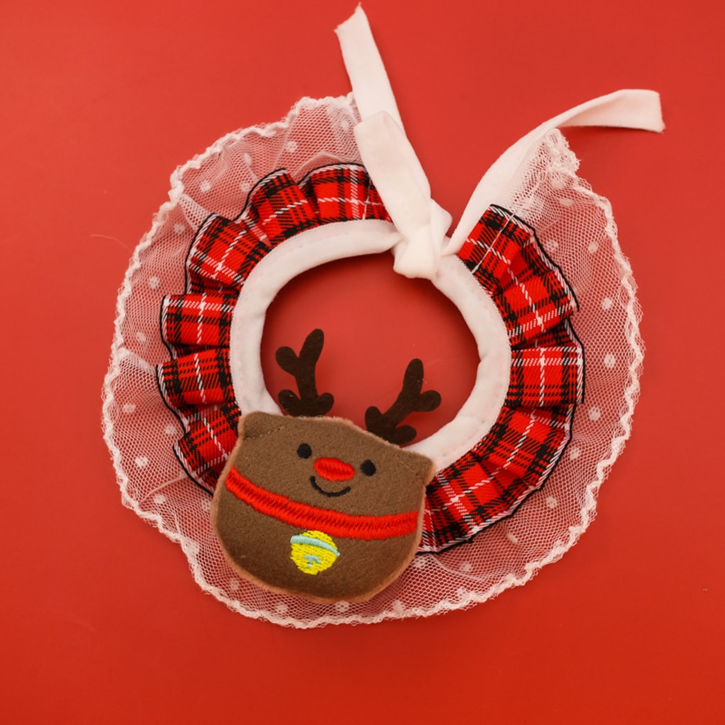 Christmoo - Cartoon Plaid Lace Trim Cat Christmas Collar