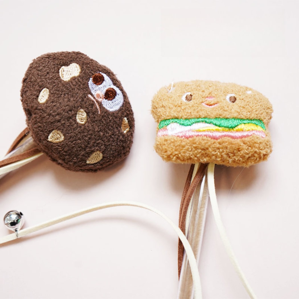 Moo - Cookie and Hamburger Shapes Cat Wand Toy