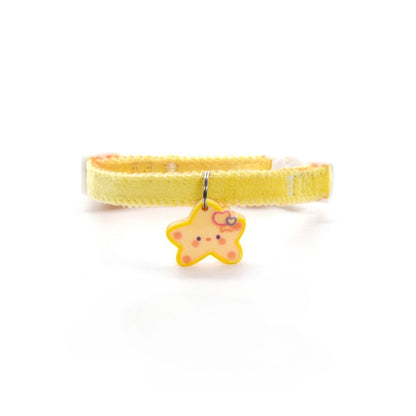Model wearing Mokka Simple Star Charm Collar highlighting the star charm at the center