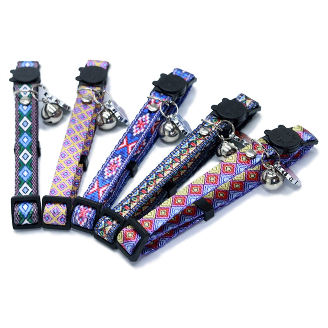 Close-up of Mokka cat collar buckle and breakaway safety clasp in black