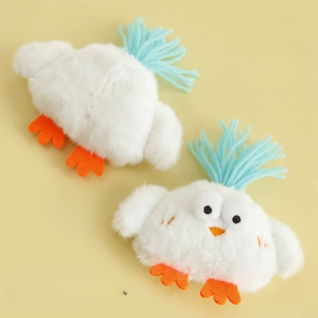 Moo – Fuzzy White Chicken Cat Toy