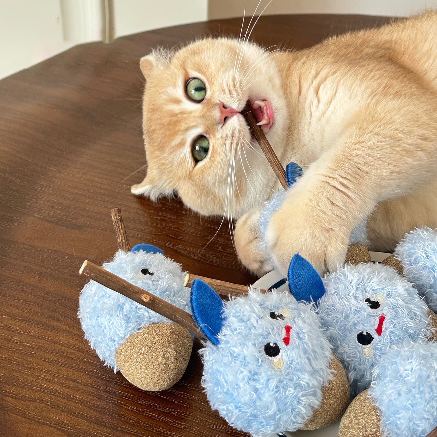 Moo – Fuzzy Blue Catnip Stick Cat Toy