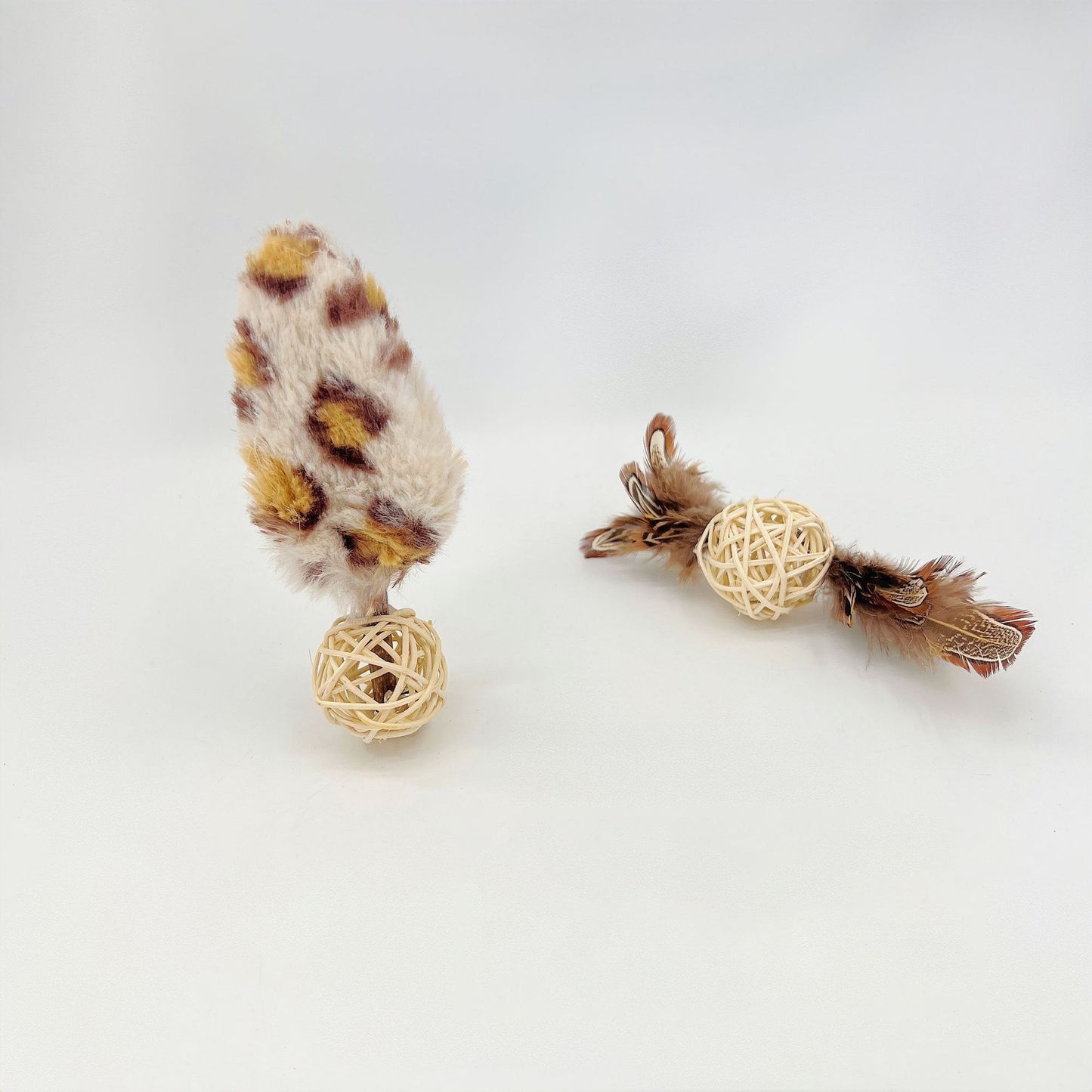 Moo - Leopard Print Feather Cat Toys