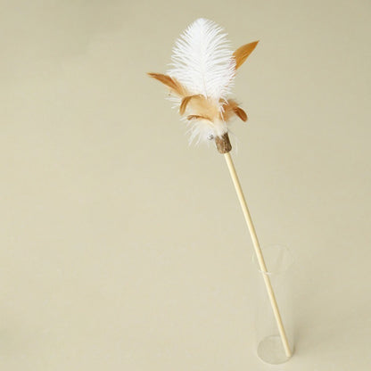 Side view of the Moo Interactive Feather Wand Cat Toy highlighting the feather arrangement