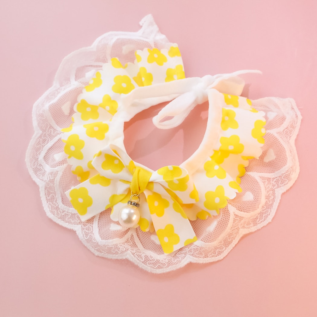 Mokka - Scalloped Lace Floral Bow Tie Cat Collar
