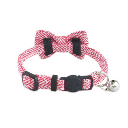 Mokka cat collar featuring herringbone pattern and attached bow tie close-up