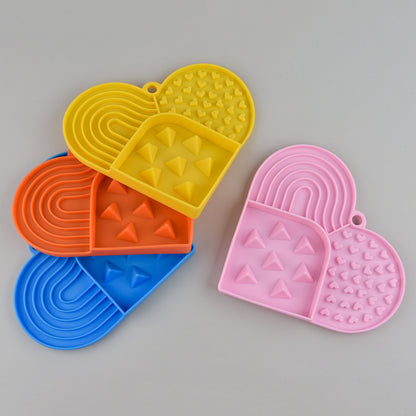 Bowlo -  Heart-Shaped Lick Mat