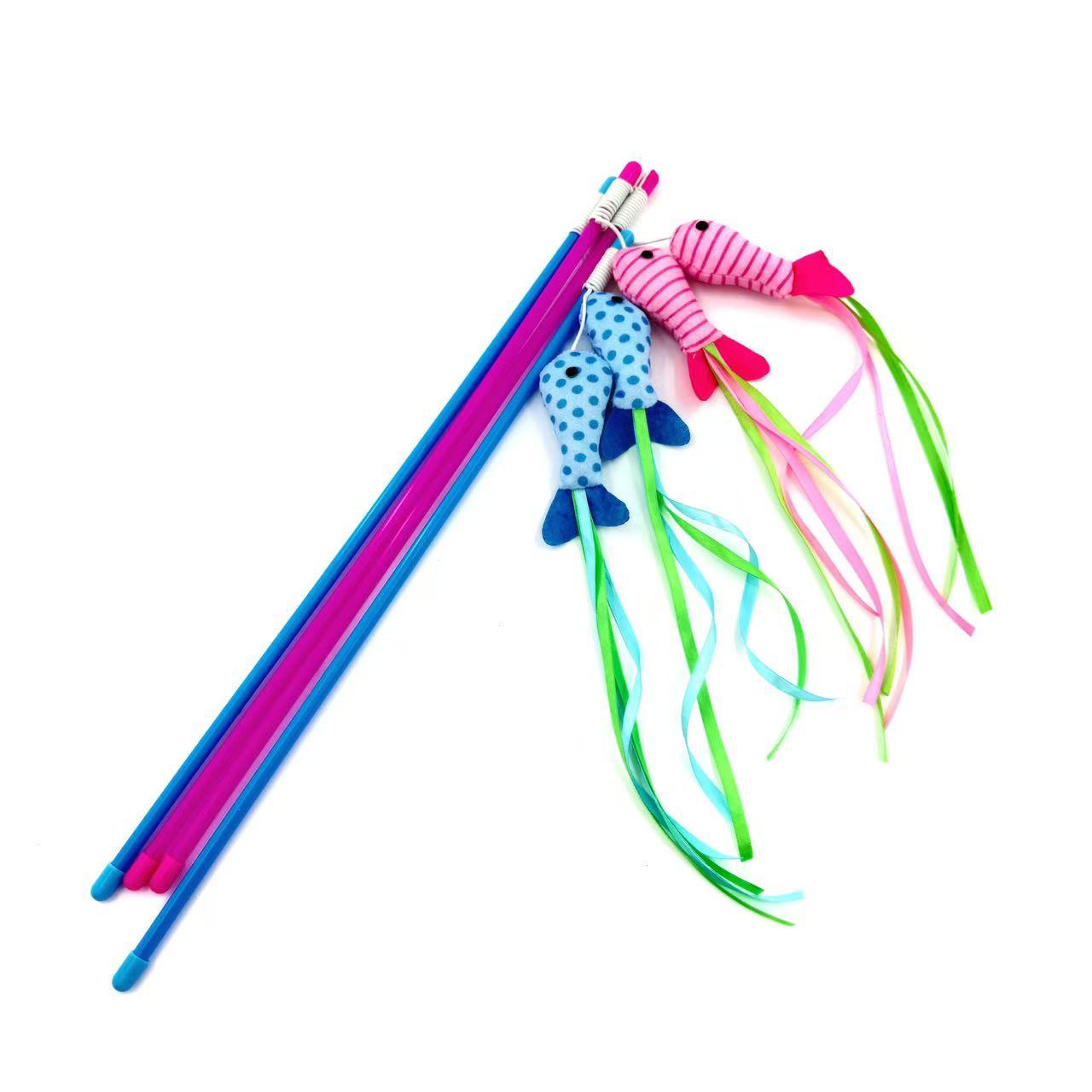 Moo – Fish Ribbon Wand Toy