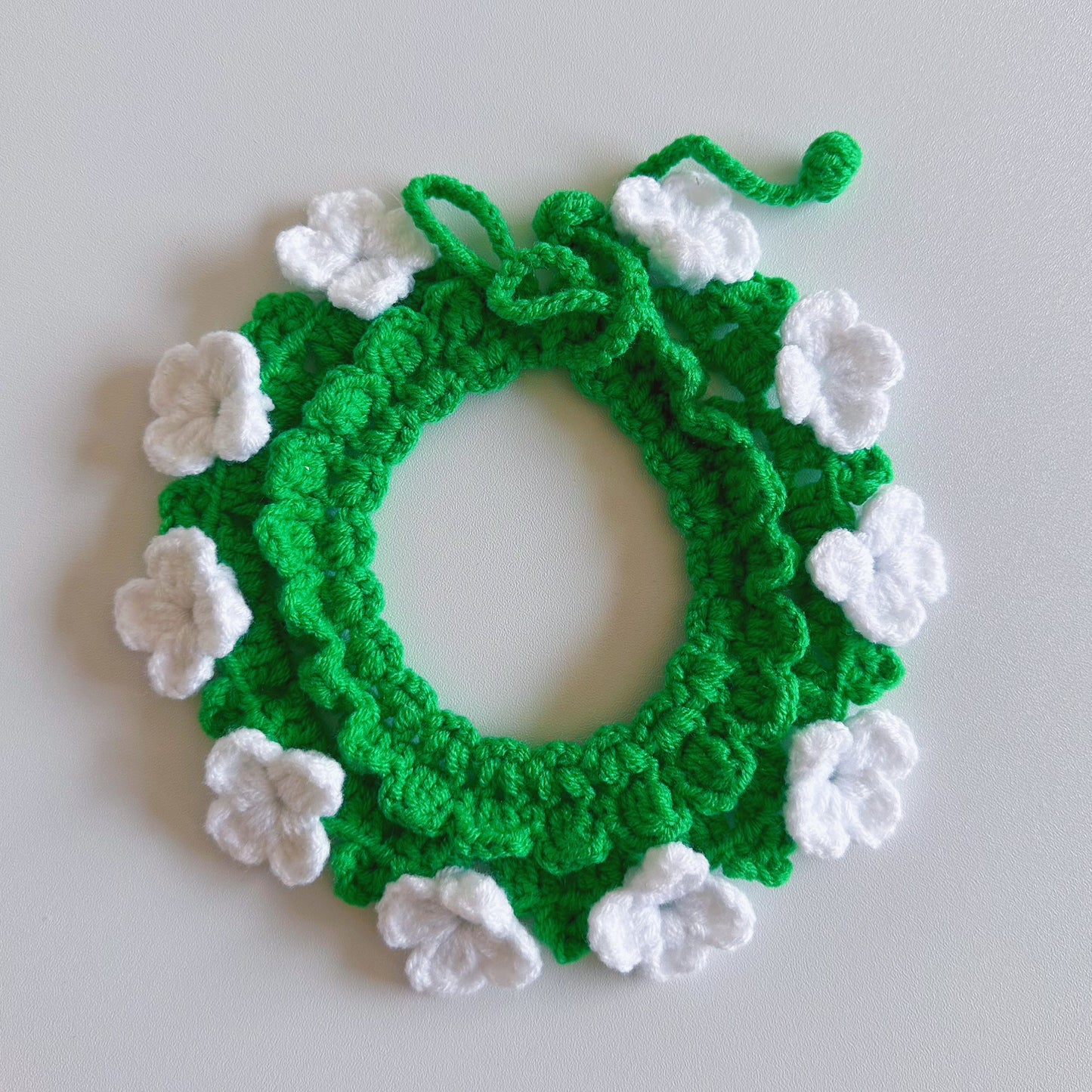 Mokka - Blooming Crochet Flower Collar