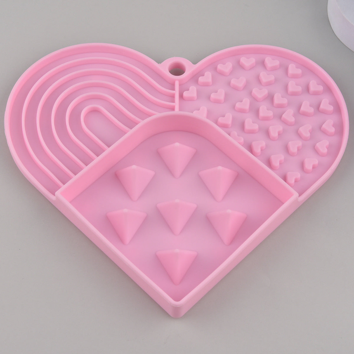Bowlo -  Heart-Shaped Lick Mat
