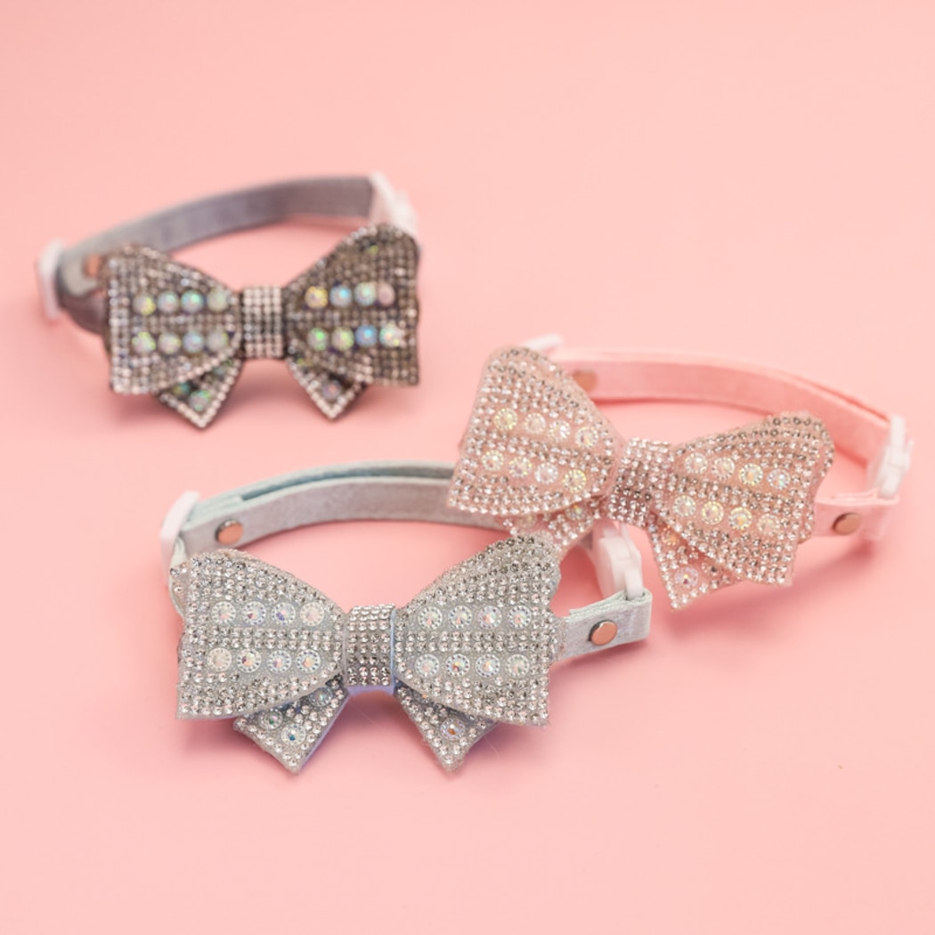 Mokka - Sparkly Bow Accent Pet Collar