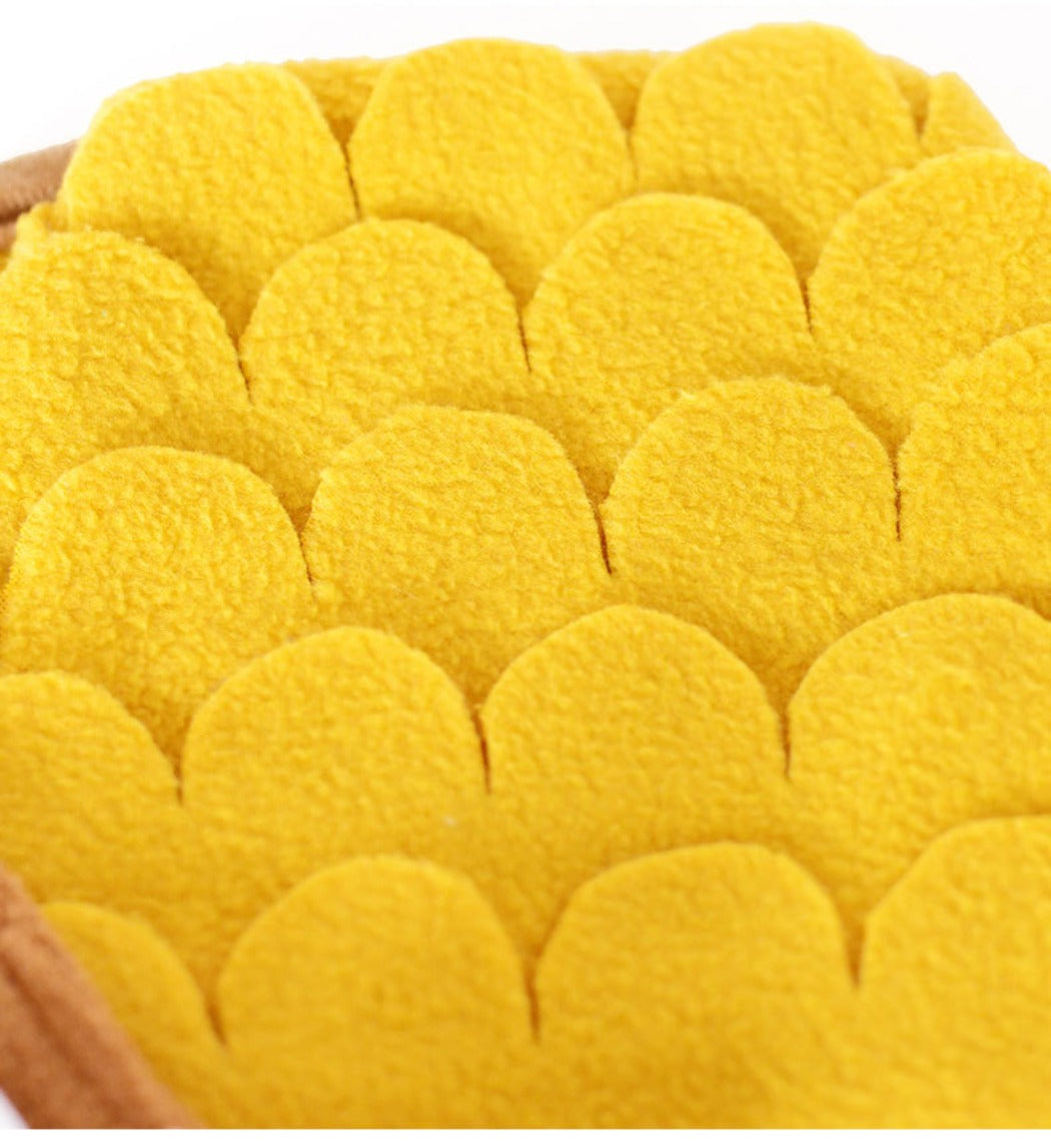 Snuffy – Corn Cone Snuffle Toy