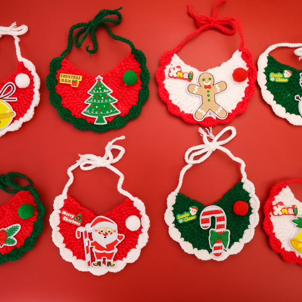 Christmoo - Festive Holiday Motif Pet Bib